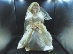 18" PORCELAIN JENNIFER ROSE BRIDAL WEDDING DOLL BY SANDRA KUCK, ORIGINAL OUTFIT